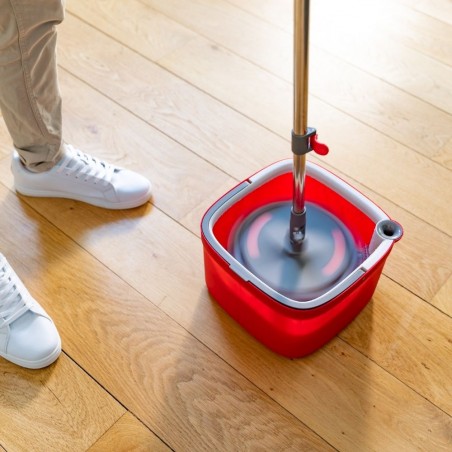 Balai et seau essoreur double compartiment