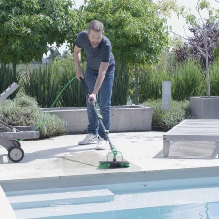 balai brosse idéal nettoyage terrasse