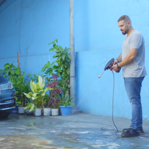 pistolet nettoyeur à pression d'eau sur batterie