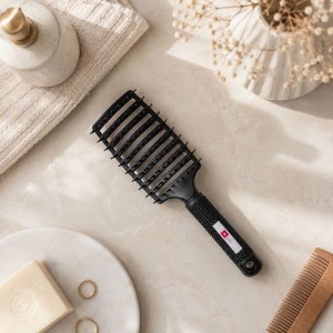 brosse à cheveux noire